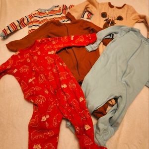 SET OF 5 - Baby Footies